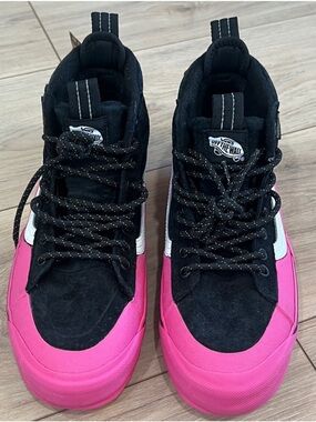 New Vans Sk8-Hi Dip MTE-2 Hiking Shoes in Black and Pink